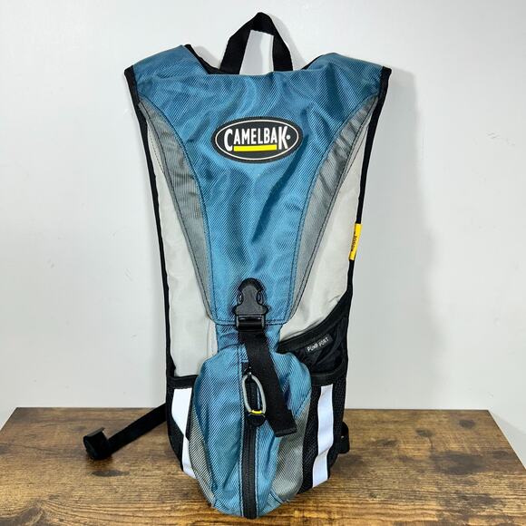 CAMELBAK ROGUE HYDRATION PACK Backpack Biking Hiking Lightweight - Picture 1 of 13